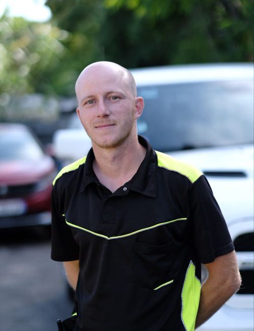 Loïc, dépanneur véhicules léger chez Flash dépannage dans les Alpes-Maritimes.